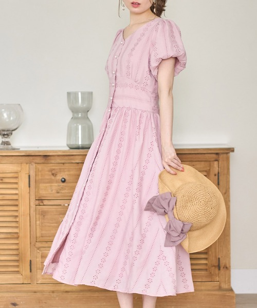 tocco closet(トッコ クローゼット)の「パール釦バックレースアップストライプコットンレースワンピース(ワンピース・レディース・オフホワイト/ピンク系その他・M)」の17枚目の写真