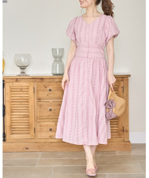 tocco closet(トッコ クローゼット)の「パール釦バックレースアップストライプコットンレースワンピース(ワンピース・レディース・オフホワイト/ピンク系その他・M)」の15枚目の写真