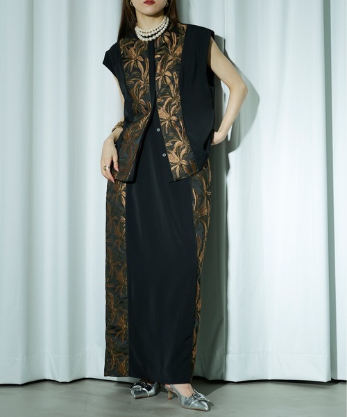 Ezick（エジック）の「Jacquard line スリーブレストップス