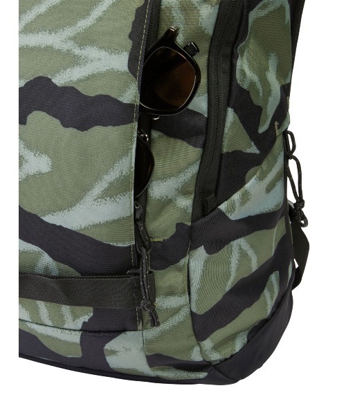 BURTON(バートン)の「Kilo 2.0 27L バックパック(バックパック/リュック・メンズ・ブラック/グリーン/グレー・FREE)」の12枚目の写真