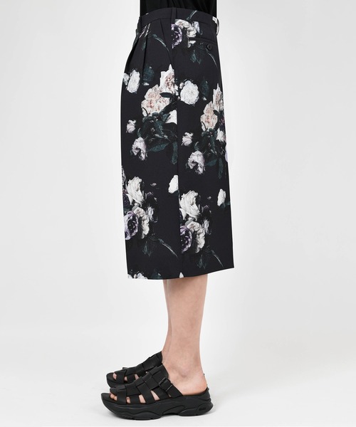 LAD MUSICIAN（ラッドミュージシャン）の「PAINT FLOWER 2TUCK SHORT