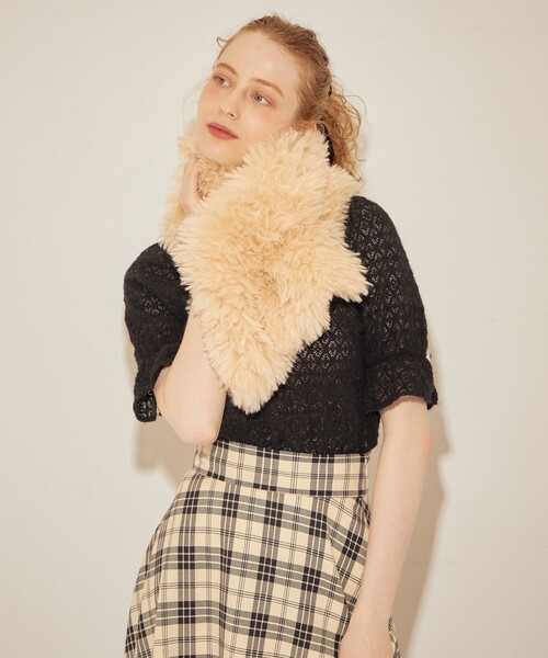 DEICY（デイシー）の「フェイクトスカーナマフラー（マフラー・レディース・アイボリー/ピンクベージュ・FREE）」の9枚目の写真