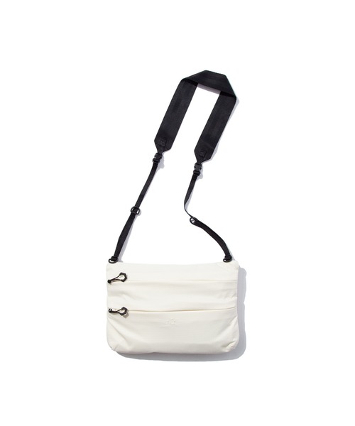 F/CE. （エフシーイー）の「F/CE. 2.5 LAYER SACOCHE / エフシーイー 2.5レイヤー サコッシュ（ボディバッグ/ウエストポーチ・メンズ・オレンジ/アイボリー/ブラック/グリーン・FREE）」の3枚目の写真