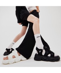 スティーブマデン　CHIVALRY 厚底スポーツサンダル 白/黒　2024モデル セール】厚底スポーツサンダル/STEVE MADDEN CHIVALRY-US