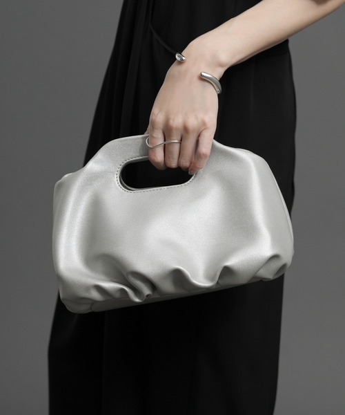 select MOCA（セレクトモカ）の「【ZOZO限定】2WAYくり手ハンドルバッグ（ショルダーバッグ・レディース・シルバー/ブラック/アイボリー・FREE）」の3枚目の写真