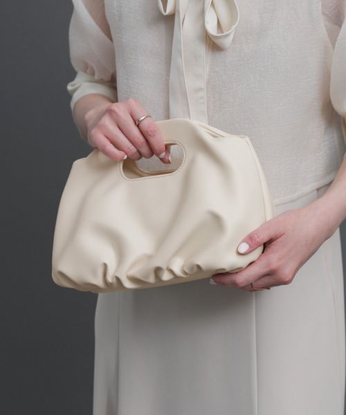 select MOCA（セレクトモカ）の「【ZOZO限定】2WAYくり手ハンドルバッグ（ショルダーバッグ・レディース・シルバー/ブラック/アイボリー・FREE）」の2枚目の写真