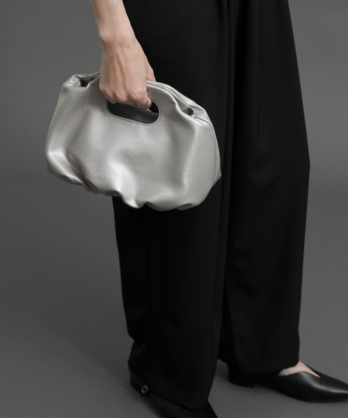 select MOCA（セレクトモカ）の「【ZOZO限定】2WAYくり手ハンドルバッグ（ショルダーバッグ・レディース・シルバー/ブラック/アイボリー・FREE）」の17枚目の写真