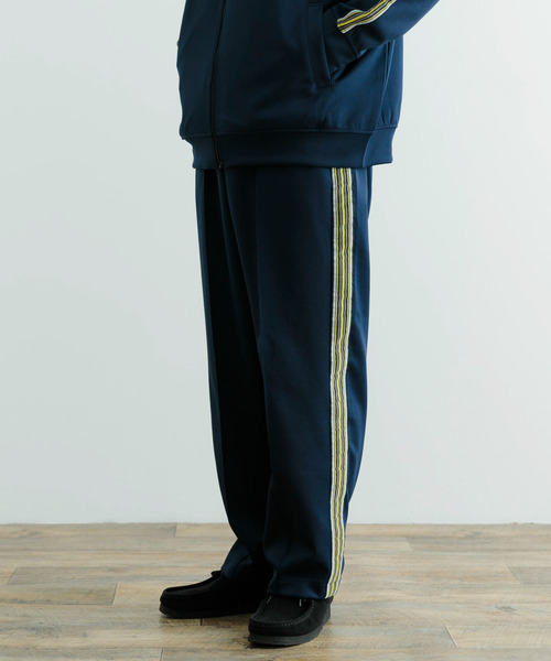ddp（ディーディーピー）の「Line Track Wide Pants（その他パンツ・メンズ・グリーン/ネイビー/ブラック・MEDIUM/LARGE）」の3枚目の写真