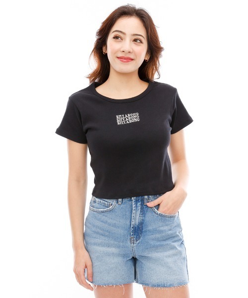 BILLABONG(ビラボン)の「BILLABONG レディース BABY FIT LOGO EMB TEE Tシャツ 【2024年春夏モデル】/ビラボンクロップドスリムフィット半袖Tシャツ(Tシャツ/カットソー・レディース・ライトブルー/ブラック/ホワイト・MEDIUM)」の3枚目の写真