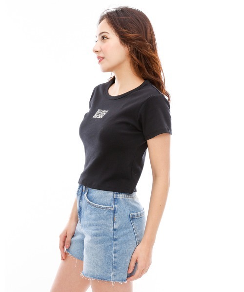 BILLABONG(ビラボン)の「BILLABONG レディース BABY FIT LOGO EMB TEE Tシャツ 【2024年春夏モデル】/ビラボンクロップドスリムフィット半袖Tシャツ(Tシャツ/カットソー・レディース・ライトブルー/ブラック/ホワイト・MEDIUM)」の6枚目の写真
