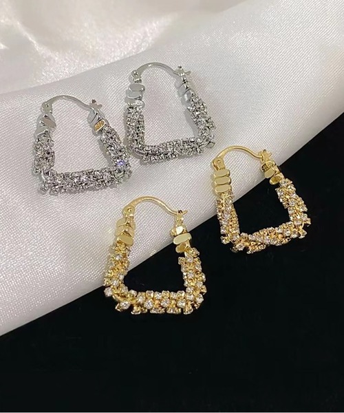 LA VORAGINE(ラ ヴォラジネ)の「アレルギー対応Uモチーフビーズピアス(ピアス(両耳用)・レディース・ゴールド/シルバー・FREE)」の2枚目の写真