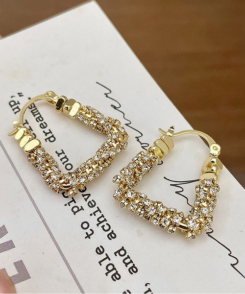 LA VORAGINE(ラ ヴォラジネ)の「アレルギー対応Uモチーフビーズピアス(ピアス(両耳用)・レディース・ゴールド/シルバー・FREE)」の5枚目の写真