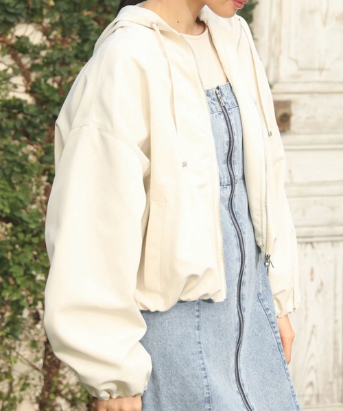 ELENCARE DUE(エレンカーレデュエ)の「・ELENCARE DUE バルーンマウンテンパーカー(マウンテンパーカー・レディース・ブラック/アイボリー/ブルー/ライトグレー/ベージュ・FREE)」の2枚目の写真