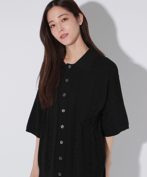 Anui(アニュイ)の「【UNISEX】ロゴ半袖ポロニットカーディガン(ニット/セーター・レディース・ブラック/オフホワイト・MEDIUM)」の2枚目の写真
