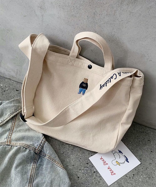 TONE SELECT GOODS（トーンセレクトグッズ）の「urbanfemine./A4収納 くま キャンバストートバッグ U7237（トートバッグ・レディース・ブラック/ホワイト・FREE）」の2枚目の写真