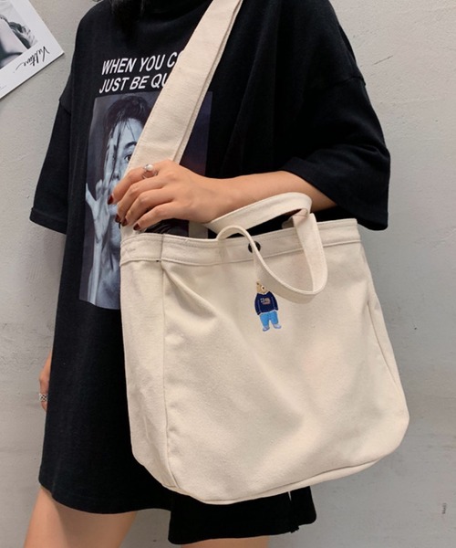 TONE SELECT GOODS（トーンセレクトグッズ）の「urbanfemine./A4収納 くま キャンバストートバッグ U7237（トートバッグ・レディース・ブラック/ホワイト・FREE）」の7枚目の写真