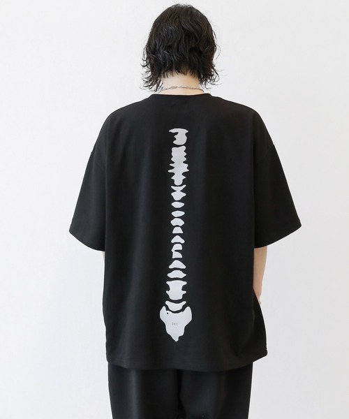 minsobi（ミンソビ）の「バックボーン半袖Tシャツ（Tシャツ/カットソー・メンズ・グレー/ブラック・FREE）」の2枚目の写真