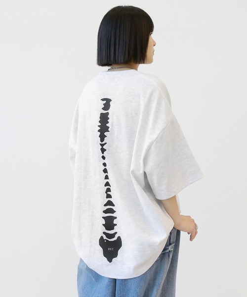minsobi（ミンソビ）の「バックボーン半袖Tシャツ（Tシャツ/カットソー・メンズ・グレー/ブラック・FREE）」の3枚目の写真