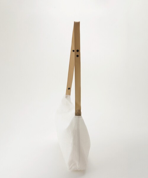 &Bridge(アンドブリッジ)の「Earth Made (アースメイド) シースルーショルダー調節付きバッグ(WT)(ショルダーバッグ・レディース・シルバー・99)」の3枚目の写真