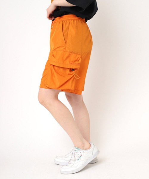 RNA(アールエヌエー)の「T1009 シャイニーナイロンショーツ(その他パンツ・レディース・ブルー/オレンジ/ブラック・MEDIUM)」の11枚目の写真