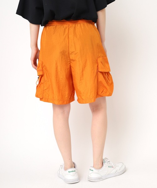 RNA(アールエヌエー)の「T1009 シャイニーナイロンショーツ(その他パンツ・レディース・ブルー/オレンジ/ブラック・MEDIUM)」の12枚目の写真