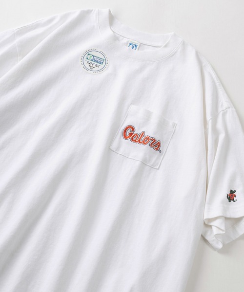 DISCUS ATHLETIC（ディスカス　アスレチック）の「【DISCUS×UNIVERSITY COLLECTION】2カレッジ オフィシャルロゴ フロントプリント＆刺繍デザイン ビッグシルエット 半袖Tシャツ/ポケットT（Tシャツ/カットソー・レディース・ホワイト系その他2/アッシュグレー/チャコールグレー/ブラック系その他/オフホワイト/ホワイト系その他/ホワイト/スミクロ/オートミール/オレンジ/ネイビー/ブラック・L/M）」の3枚目の写真