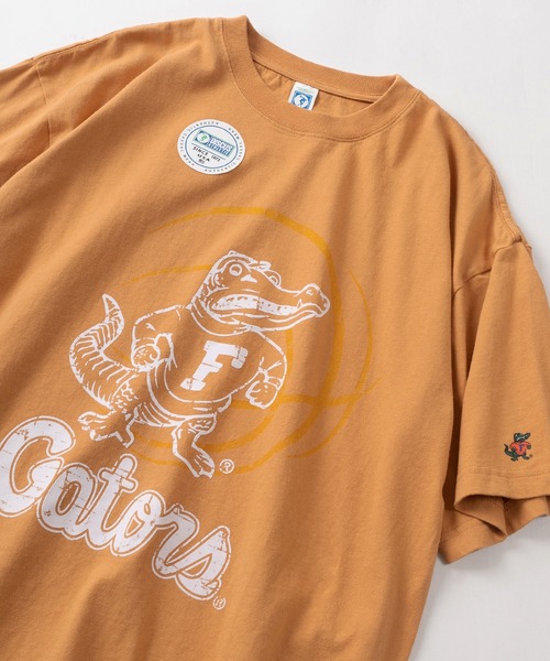 DISCUS ATHLETIC（ディスカス　アスレチック）の「【DISCUS×UNIVERSITY COLLECTION】2カレッジ オフィシャルロゴ フロントプリント＆刺繍デザイン ビッグシルエット 半袖Tシャツ/ポケットT（Tシャツ/カットソー・レディース・ホワイト系その他2/アッシュグレー/チャコールグレー/ブラック系その他/オフホワイト/ホワイト系その他/ホワイト/スミクロ/オートミール/オレンジ/ネイビー/ブラック・L/M）」の12枚目の写真