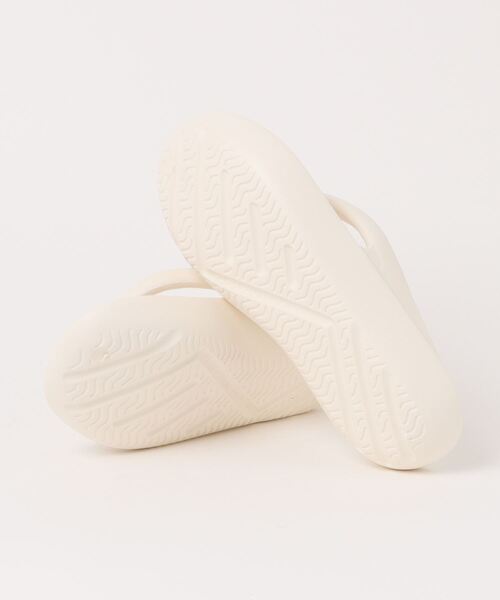 ＪＵＧＬＡＮＳ（ユグランス）の「【JUGLANS】マシュマロサンダル（サンダル・レディース・ブラック/アイボリー・M/L）」の4枚目の写真