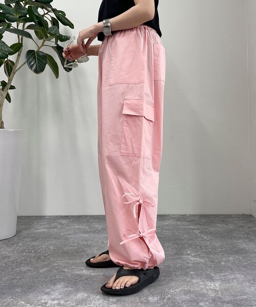 fredy emue（フレディエミュ）の「サイドリボンカーゴパンツ（カーゴパンツ・レディース・ベビーピンク/ブラック/ブラウン・38）」の22枚目の写真