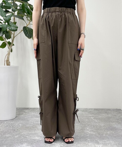 fredy emue（フレディエミュ）の「サイドリボンカーゴパンツ（カーゴパンツ・レディース・ベビーピンク/ブラック/ブラウン・38）」の12枚目の写真