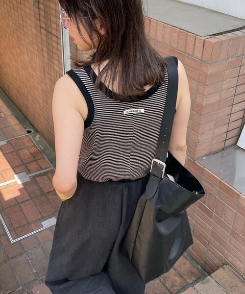 Omekashi（オメカシ）の「Nowhere タンクトップ（キャミソール・レディース・オフホワイト/ブラック/ベージュ/ボルドー/グレー・FREE）」の4枚目の写真