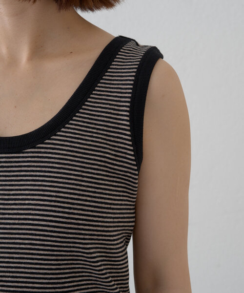 Omekashi（オメカシ）の「Nowhere タンクトップ（キャミソール・レディース・オフホワイト/ブラック/ベージュ/ボルドー/グレー・FREE）」の16枚目の写真