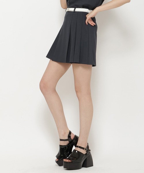 REDYAZEL（レディアゼル）の「【セットアップ可能】配色ベルトプリーツショートスカパン（その他パンツ・レディース・ブラウン/グレー/ブルー・FREE）」の4枚目の写真