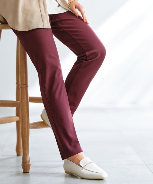 BELLUNA PLUS(ベルーナ)の「なめらかマシュマロストレッチパンツ73丈(その他パンツ・レディース・ネイビー/ブラック/イエロー/アイボリー/モスグリーン/モカ/ワイン/ライム/ワイン系2/グレー系/ブラウン・SMALL/X-LARGE/LARGE/MEDIUM)」の11枚目の写真