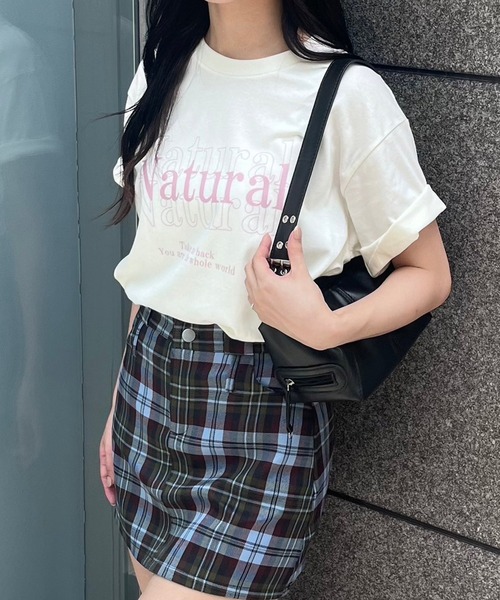 fiere（フィエール）の「英字プリント半袖Tシャツ（Tシャツ/カットソー・レディース・ホワイト/アイボリー/A・M/L/LARGE/MEDIUM/XL/SMALL）」の2枚目の写真