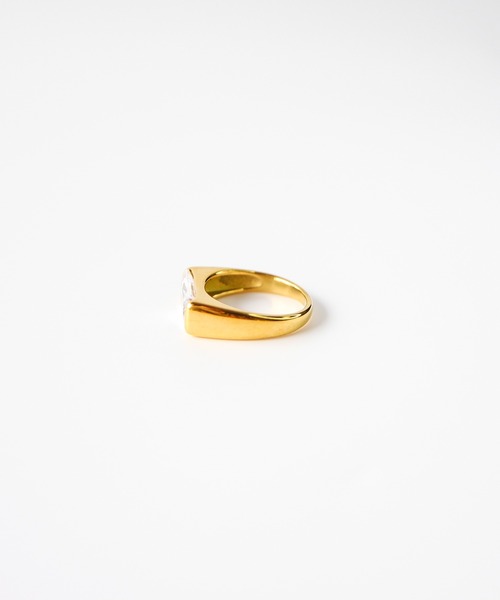 TUWAKRIM（トゥワクリム）の「【TUWAKRIM】レクタングルジルコニアリング（リング・レディース・ゴールド・MEDIUM/LARGE/X-LARGE）」の5枚目の写真