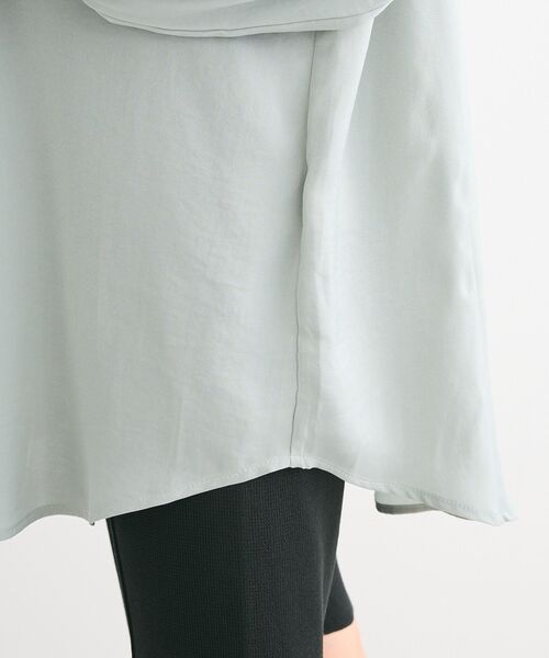 Sugar spoon（シュガースプーン）の「・SUGAR SPOON サテンオーバーシャツチュニック（チュニック・レディース・ベージュ/グリーン/ブラック/オフホワイト・FREE）」の14枚目の写真