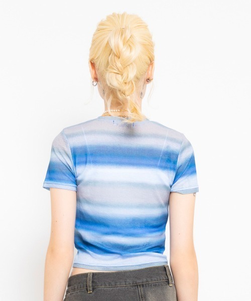 atmos pink(アトモスピンク)の「atmos pink Gradation Sheer Top / アトモス ピンク グラデーション シアー トップ(Tシャツ/カットソー・レディース・レッド/ブルー・FREE)」の8枚目の写真