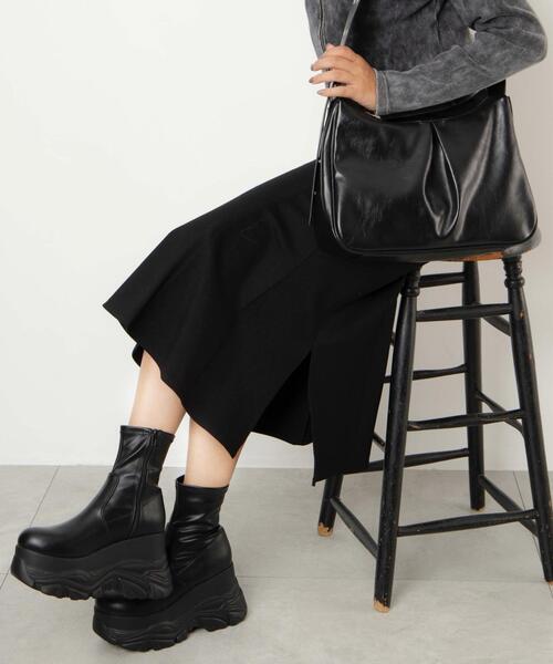 WEGO(ウィゴー)の「WEGO/厚底ボリュームスニーカーソールショートブーツ(ブーツ・レディース・ブラック・MEDIUM/LARGE)」の7枚目の写真