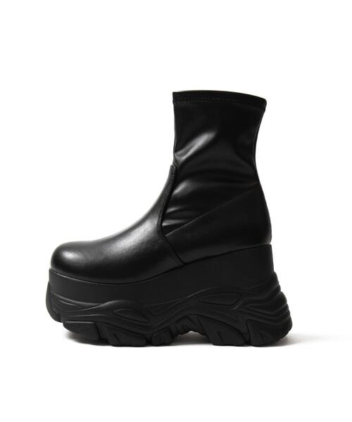 WEGO(ウィゴー)の「WEGO/厚底ボリュームスニーカーソールショートブーツ(ブーツ・レディース・ブラック・MEDIUM/LARGE)」の11枚目の写真