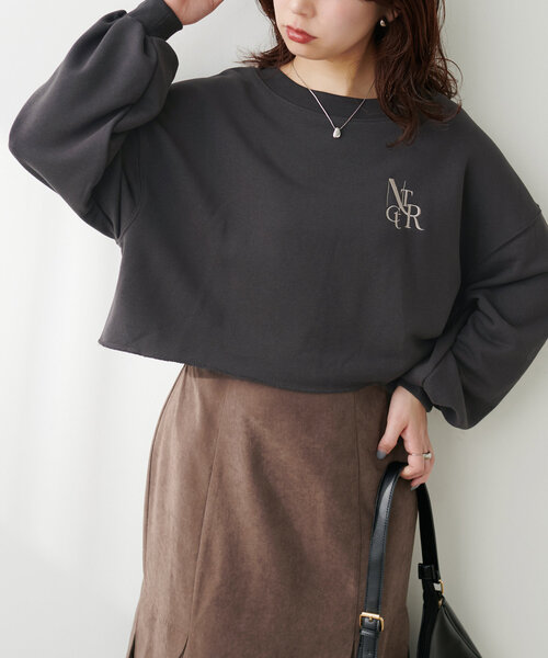 natural couture(ナチュラルクチュール)の「【WEB限定】刺繍ロゴ裏毛プルオーバー(Tシャツ/カットソー・レディース・モカ/ピンク/ライトベージュ/チャコールグレー・FREE)」の6枚目の写真