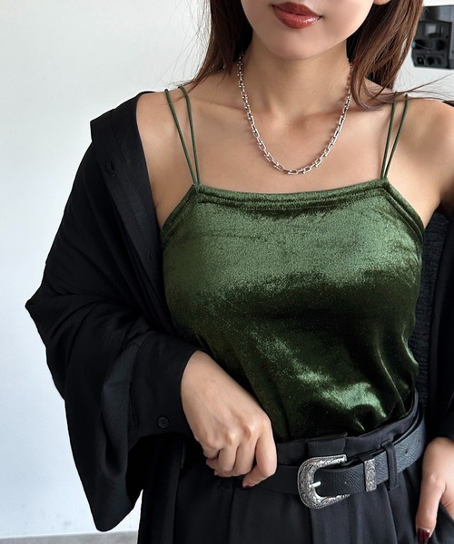 apres jour mignon(アプレジュールミニョン)の「ベロアキャミ【ZOZOTOWN限定アイテム】(キャミソール・レディース・ベージュ/ダークブラウン/カーキ/ブラック・X-LARGE/フリー)」の4枚目の写真