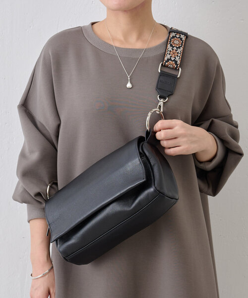 ビアズリー BEARDSLEY バッグ用ショルダーベルト 色：ブラック ドット