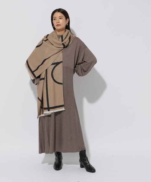 Elura(エルーラ)の「カシミヤタッチガラストール/135467(ストール/ショール・レディース・ベージュ/グレー・ONE SIZE)」の3枚目の写真