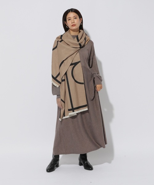 Elura(エルーラ)の「カシミヤタッチガラストール/135467(ストール/ショール・レディース・ベージュ/グレー・ONE SIZE)」の4枚目の写真