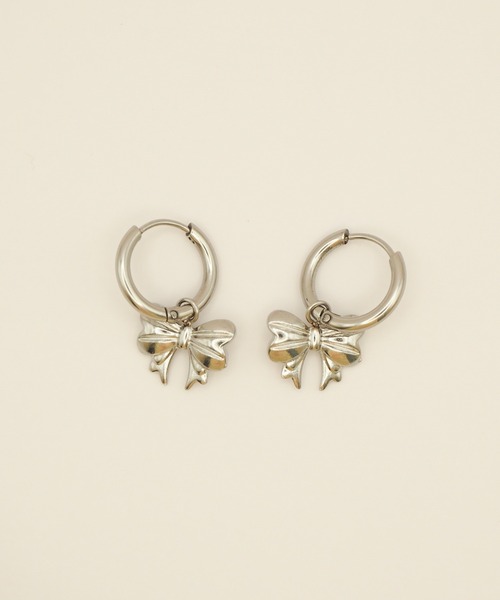 ciite' surgical stainless(シーテサージカルステンレス)の「【 金属アレルギー対応 】 2way リボンフープピアス サージカルステンレス (両耳用)(ピアス(両耳用)・レディース・シルバー/ゴールド・FREE)」の16枚目の写真