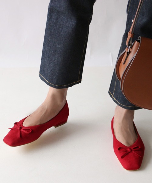 Fin（フィン）の「スクエアトゥVカットバレエシューズ【低反発スポンジ入り】（バレエシューズ・レディース・ブラック/シルバー/ブラック系その他/グレー/レッド・22.5cm/24.5cm/24cm/23.5cm/23cm）」の5枚目の写真