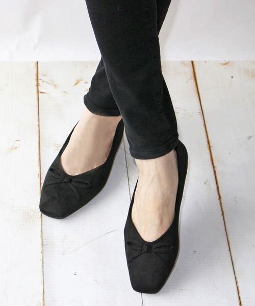 Fin（フィン）の「スクエアトゥVカットバレエシューズ【低反発スポンジ入り】（バレエシューズ・レディース・ブラック/シルバー/ブラック系その他/グレー/レッド・22.5cm/24.5cm/24cm/23.5cm/23cm）」の15枚目の写真