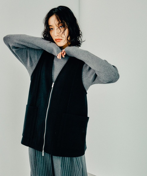 LEPSIM（レプシィム）の「ウールライクベスト　150334（ベスト・レディース・ブラック/チャコールグレー・FREE）」の4枚目の写真