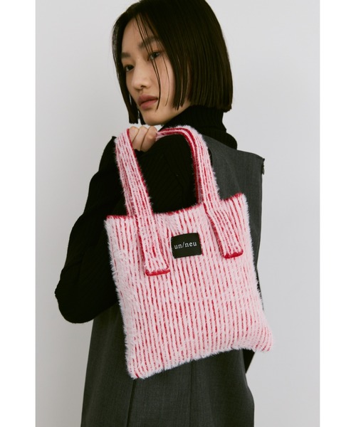 un/neu（アンノイ）の「フェザーバイカラーニットバッグ（ハンドバッグ・レディース・ブルー/ブラック/ピンク/レッド・FREE）」の4枚目の写真